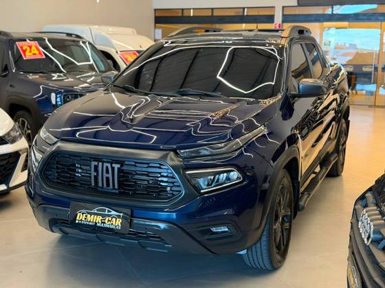 FIAT TORO 2.0 16V TURBO DIESEL ULTRA 4WD AT9 FIAT TORO 2.0 16V TURBO DIESEL ULTRA 4WD AT9